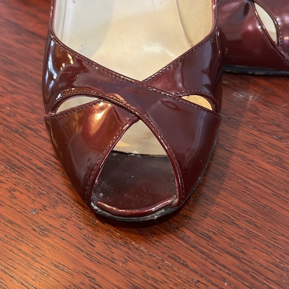 Stuart Weitzman maroon patent leather heels - Picture 2 of 8